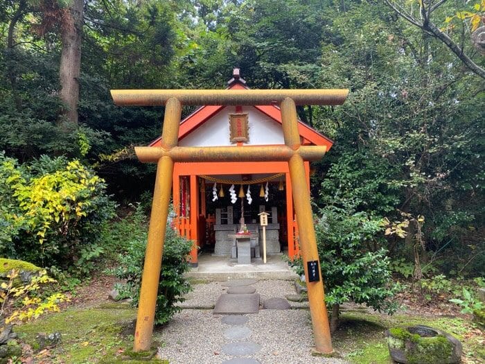 春日山神社の御朱印帳と御朱印！上杉謙信の強いパワーが詰まった春日山城跡も【新潟】│福福あそび